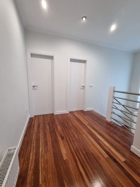 Parquet pasillo madera – trabajo de Parquets Blanco en Vigo