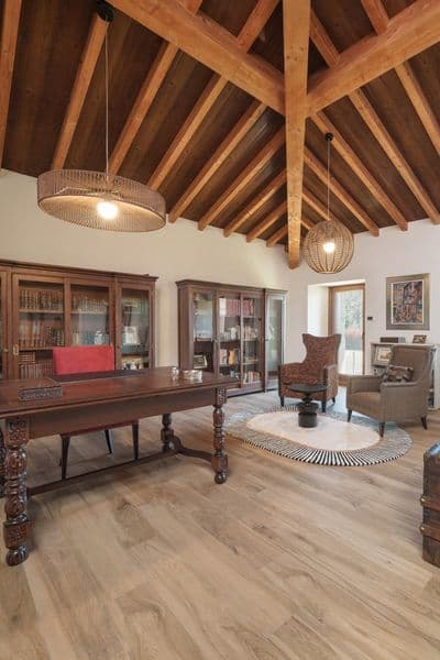 Salón vigas madera – trabajo de Parquets Blanco en Vigo